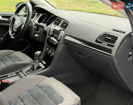 Черный Фольксваген Гольф, объемом двигателя 2 л и пробегом 242 тыс. км за 13290 $, фото 41 на Automoto.ua