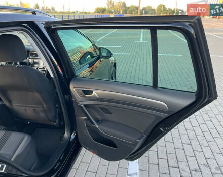 Черный Фольксваген Гольф, объемом двигателя 1.6 л и пробегом 235 тыс. км за 13700 $, фото 15 на Automoto.ua