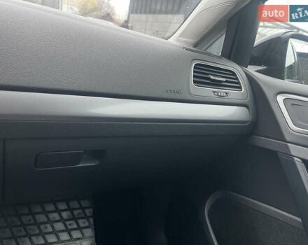 Черный Фольксваген Гольф, объемом двигателя 1.6 л и пробегом 246 тыс. км за 10150 $, фото 30 на Automoto.ua