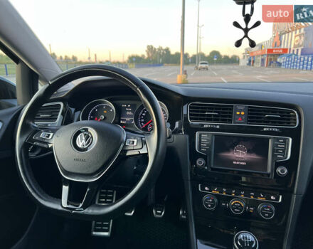 Черный Фольксваген Гольф, объемом двигателя 1.6 л и пробегом 235 тыс. км за 13700 $, фото 20 на Automoto.ua