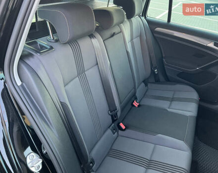 Черный Фольксваген Гольф, объемом двигателя 1.6 л и пробегом 235 тыс. км за 13700 $, фото 28 на Automoto.ua