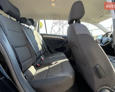 Черный Фольксваген Гольф, объемом двигателя 0 л и пробегом 215 тыс. км за 10300 $, фото 22 на Automoto.ua