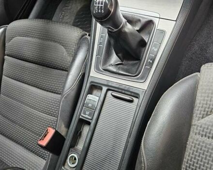 Черный Фольксваген Гольф, объемом двигателя 1.97 л и пробегом 213 тыс. км за 13500 $, фото 13 на Automoto.ua