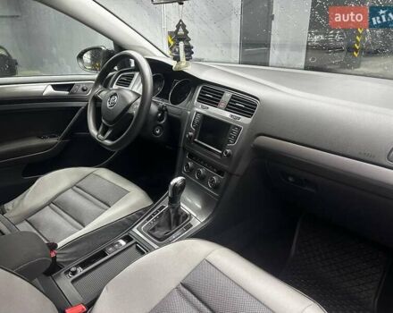 Черный Фольксваген Гольф, объемом двигателя 1.6 л и пробегом 187 тыс. км за 13000 $, фото 18 на Automoto.ua