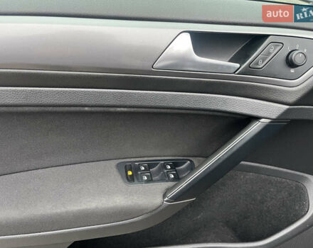 Черный Фольксваген Гольф, объемом двигателя 1.6 л и пробегом 246 тыс. км за 10150 $, фото 23 на Automoto.ua