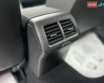 Чорний Фольксваген Гольф, об'ємом двигуна 1.6 л та пробігом 250 тис. км за 9900 $, фото 35 на Automoto.ua