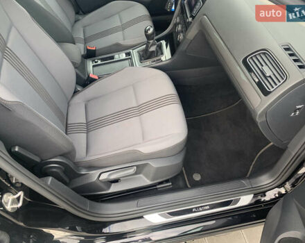 Черный Фольксваген Гольф, объемом двигателя 2 л и пробегом 187 тыс. км за 12500 $, фото 18 на Automoto.ua