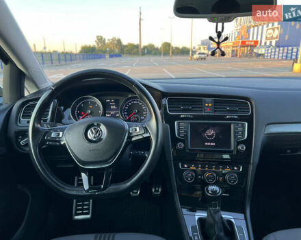 Черный Фольксваген Гольф, объемом двигателя 1.6 л и пробегом 235 тыс. км за 13700 $, фото 22 на Automoto.ua