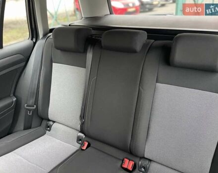 Чорний Фольксваген Гольф, об'ємом двигуна 1.6 л та пробігом 250 тис. км за 9900 $, фото 27 на Automoto.ua