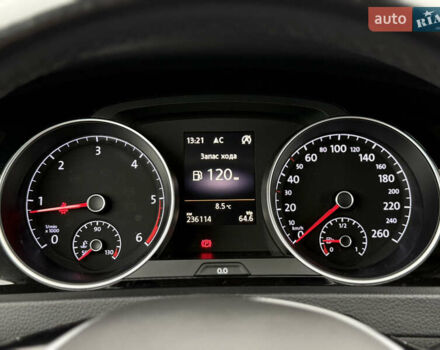 Черный Фольксваген Гольф, объемом двигателя 2 л и пробегом 236 тыс. км за 12450 $, фото 9 на Automoto.ua