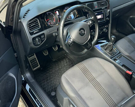 Черный Фольксваген Гольф, объемом двигателя 1.6 л и пробегом 275 тыс. км за 11100 $, фото 11 на Automoto.ua