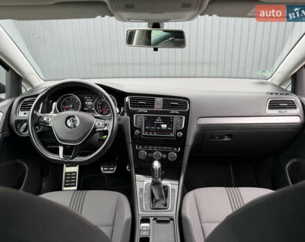 Черный Фольксваген Гольф, объемом двигателя 2 л и пробегом 236 тыс. км за 12450 $, фото 35 на Automoto.ua