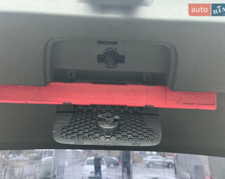 Черный Фольксваген Гольф, объемом двигателя 1.6 л и пробегом 246 тыс. км за 10150 $, фото 17 на Automoto.ua