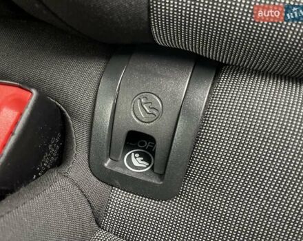 Чорний Фольксваген Гольф, об'ємом двигуна 1.6 л та пробігом 250 тис. км за 9900 $, фото 33 на Automoto.ua