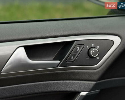 Черный Фольксваген Гольф, объемом двигателя 2 л и пробегом 236 тыс. км за 12450 $, фото 18 на Automoto.ua