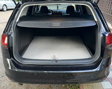 Черный Фольксваген Гольф, объемом двигателя 1.6 л и пробегом 275 тыс. км за 11100 $, фото 10 на Automoto.ua