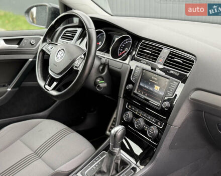 Черный Фольксваген Гольф, объемом двигателя 2 л и пробегом 236 тыс. км за 12450 $, фото 32 на Automoto.ua