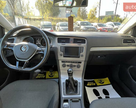 Черный Фольксваген Гольф, объемом двигателя 0 л и пробегом 215 тыс. км за 10300 $, фото 8 на Automoto.ua
