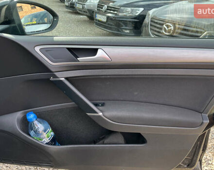 Черный Фольксваген Гольф, объемом двигателя 1.6 л и пробегом 224 тыс. км за 11700 $, фото 20 на Automoto.ua