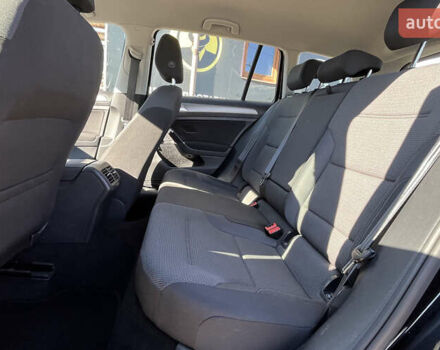 Черный Фольксваген Гольф, объемом двигателя 0 л и пробегом 215 тыс. км за 10300 $, фото 21 на Automoto.ua