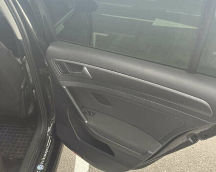 Черный Фольксваген Гольф, объемом двигателя 1.6 л и пробегом 295 тыс. км за 12500 $, фото 12 на Automoto.ua