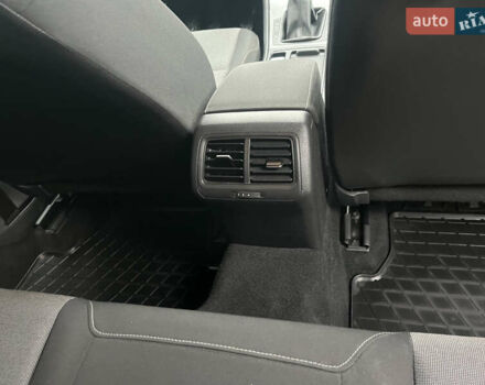 Черный Фольксваген Гольф, объемом двигателя 1.6 л и пробегом 246 тыс. км за 10150 $, фото 21 на Automoto.ua