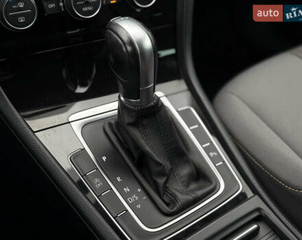 Черный Фольксваген Гольф, объемом двигателя 2 л и пробегом 236 тыс. км за 12450 $, фото 40 на Automoto.ua