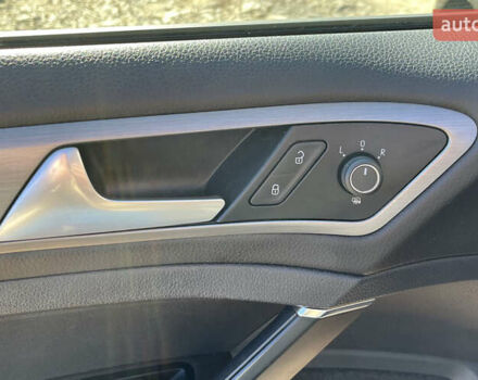 Черный Фольксваген Гольф, объемом двигателя 0 л и пробегом 215 тыс. км за 10300 $, фото 18 на Automoto.ua