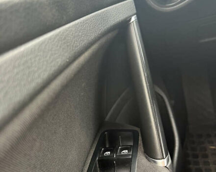 Черный Фольксваген Гольф, объемом двигателя 1.6 л и пробегом 295 тыс. км за 12500 $, фото 17 на Automoto.ua