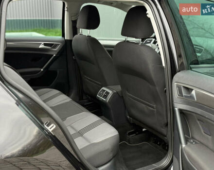 Черный Фольксваген Гольф, объемом двигателя 2 л и пробегом 236 тыс. км за 12450 $, фото 23 на Automoto.ua