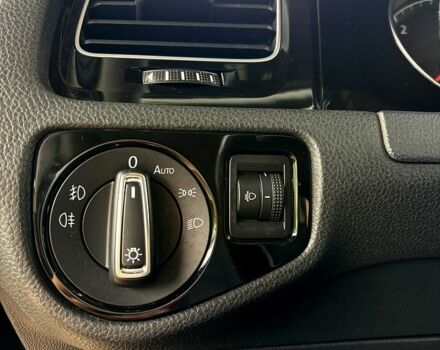 Черный Фольксваген Гольф, объемом двигателя 1.6 л и пробегом 290 тыс. км за 11900 $, фото 7 на Automoto.ua