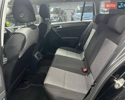 Черный Фольксваген Гольф, объемом двигателя 1.6 л и пробегом 187 тыс. км за 13000 $, фото 19 на Automoto.ua