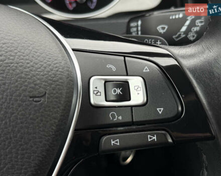 Черный Фольксваген Гольф, объемом двигателя 2 л и пробегом 236 тыс. км за 12450 $, фото 49 на Automoto.ua