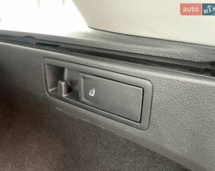 Чорний Фольксваген Гольф, об'ємом двигуна 1.6 л та пробігом 250 тис. км за 9900 $, фото 40 на Automoto.ua