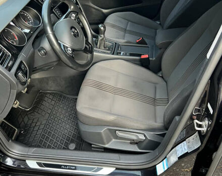 Черный Фольксваген Гольф, объемом двигателя 1.6 л и пробегом 275 тыс. км за 11100 $, фото 13 на Automoto.ua