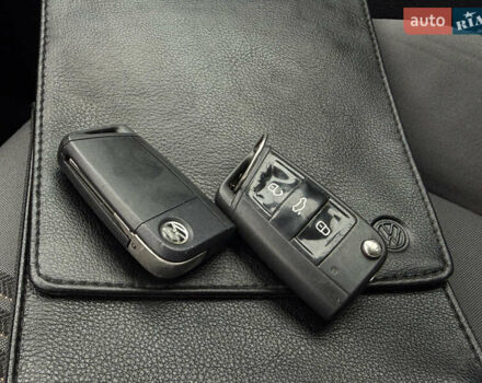 Черный Фольксваген Гольф, объемом двигателя 2 л и пробегом 236 тыс. км за 12450 $, фото 52 на Automoto.ua