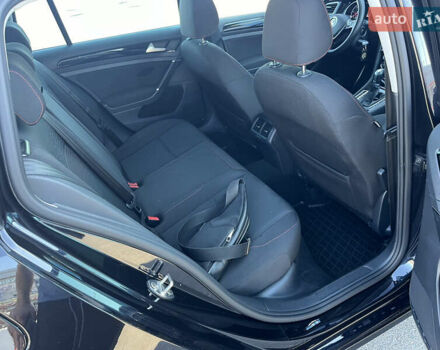 Черный Фольксваген Гольф, объемом двигателя 1.6 л и пробегом 224 тыс. км за 13000 $, фото 26 на Automoto.ua