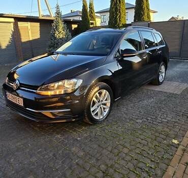 Черный Фольксваген Гольф, объемом двигателя 1.6 л и пробегом 251 тыс. км за 13500 $, фото 2 на Automoto.ua