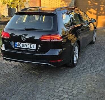 Черный Фольксваген Гольф, объемом двигателя 1.6 л и пробегом 251 тыс. км за 13500 $, фото 5 на Automoto.ua