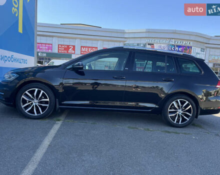 Черный Фольксваген Гольф, объемом двигателя 1.6 л и пробегом 224 тыс. км за 13000 $, фото 17 на Automoto.ua