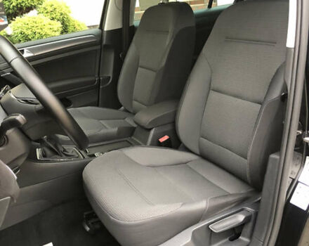 Черный Фольксваген Гольф, объемом двигателя 1.6 л и пробегом 224 тыс. км за 13650 $, фото 17 на Automoto.ua