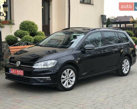 Черный Фольксваген Гольф, объемом двигателя 1.6 л и пробегом 224 тыс. км за 13650 $, фото 4 на Automoto.ua