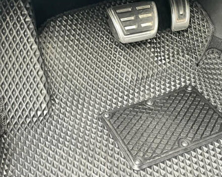 Черный Фольксваген Гольф, объемом двигателя 1.6 л и пробегом 248 тыс. км за 15800 $, фото 30 на Automoto.ua