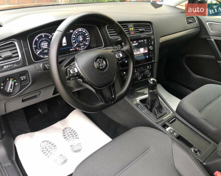 Черный Фольксваген Гольф, объемом двигателя 1.6 л и пробегом 224 тыс. км за 13650 $, фото 16 на Automoto.ua