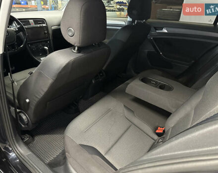 Черный Фольксваген Гольф, объемом двигателя 1.6 л и пробегом 262 тыс. км за 11390 $, фото 15 на Automoto.ua