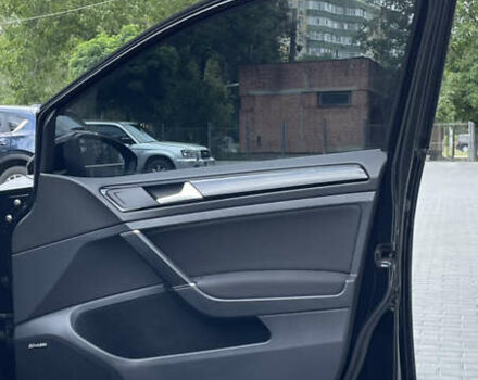 Черный Фольксваген Гольф, объемом двигателя 1.6 л и пробегом 248 тыс. км за 15800 $, фото 22 на Automoto.ua