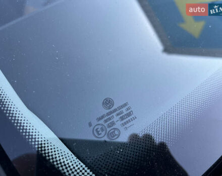 Черный Фольксваген Гольф, объемом двигателя 1.6 л и пробегом 224 тыс. км за 13000 $, фото 19 на Automoto.ua