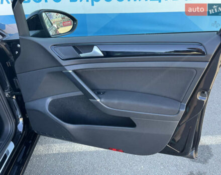 Черный Фольксваген Гольф, объемом двигателя 1.6 л и пробегом 224 тыс. км за 13000 $, фото 22 на Automoto.ua