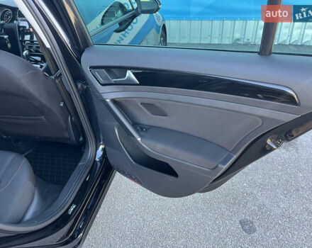 Черный Фольксваген Гольф, объемом двигателя 1.6 л и пробегом 224 тыс. км за 13000 $, фото 25 на Automoto.ua