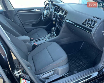 Черный Фольксваген Гольф, объемом двигателя 1.6 л и пробегом 224 тыс. км за 13000 $, фото 23 на Automoto.ua